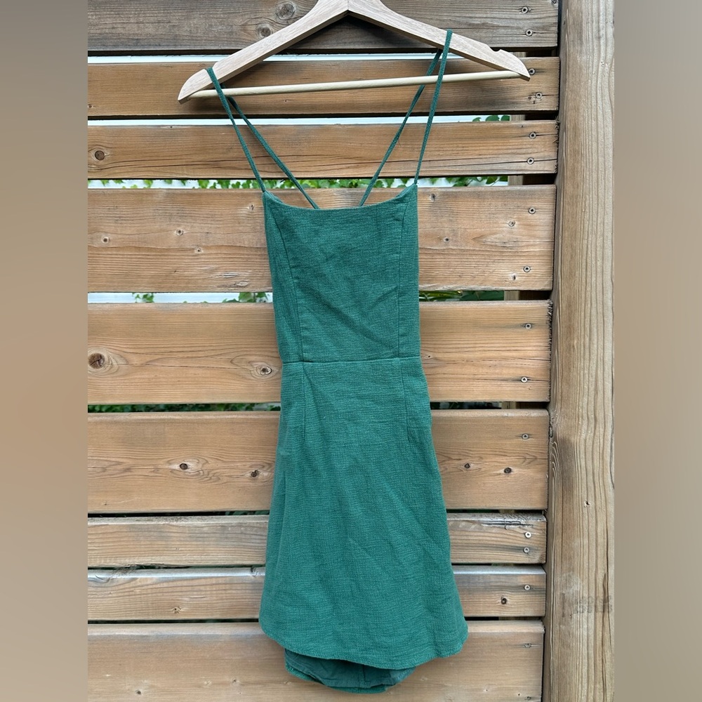 LAST CHANCE 3/30 backless tie up green dress